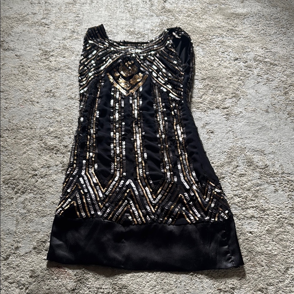 Black Sheath Mini Dress with Scoop Neck for Cocktail